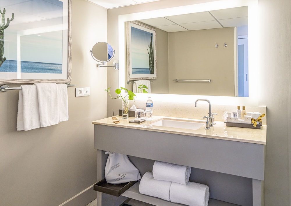 Deluxe, 2 Double Beds, Island View