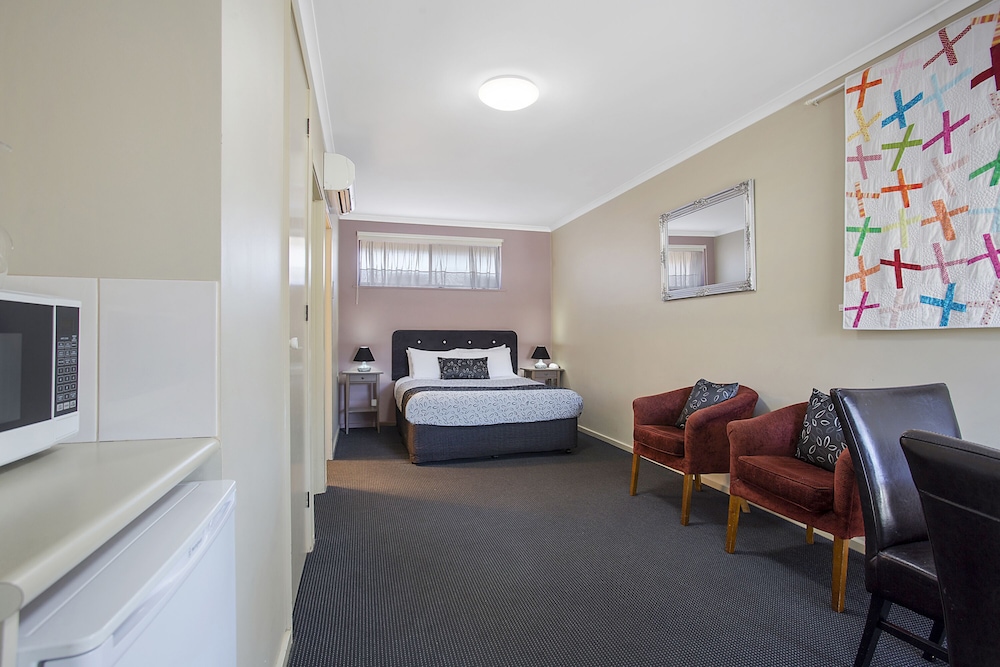 Comfort Inn May Park 28/30