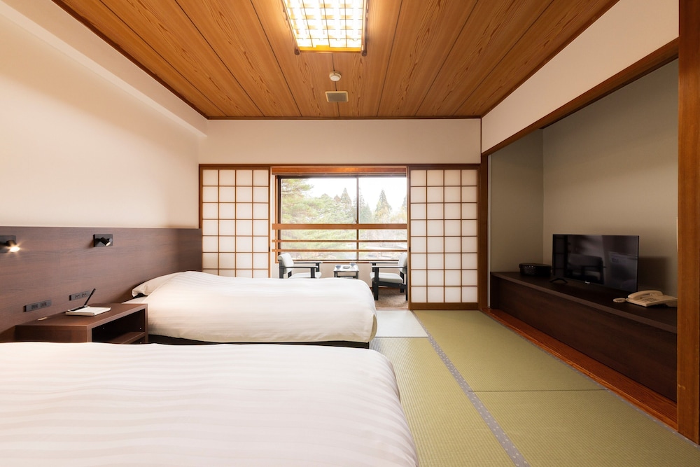 JAPANESE, TWIN BEDS, NO BATHROOM, TATAMI