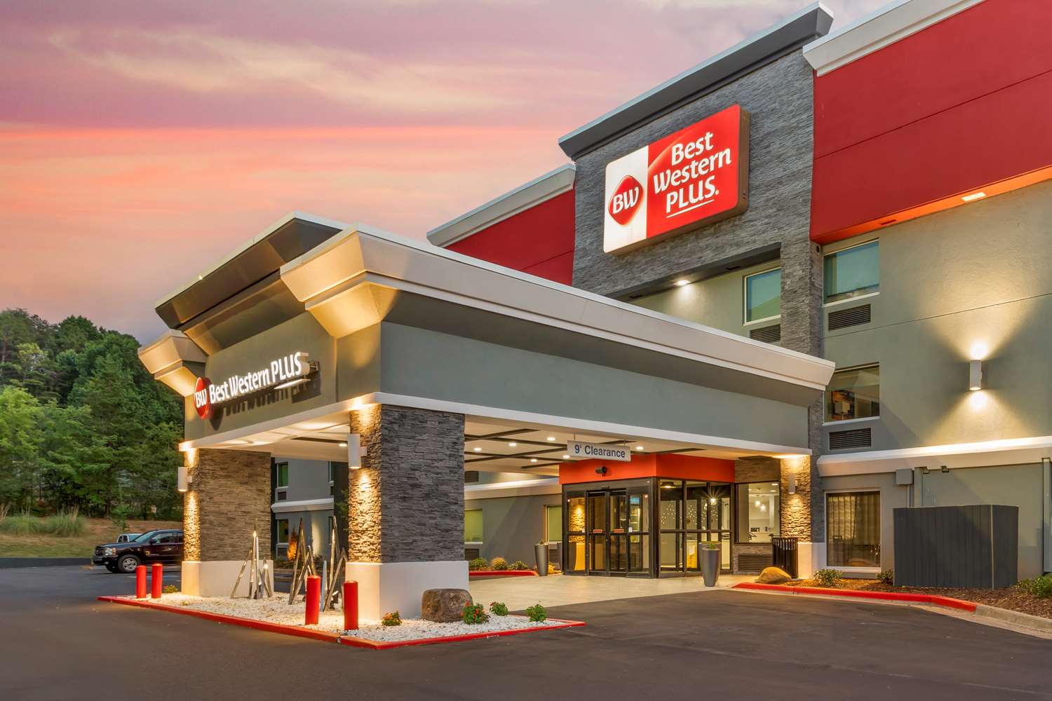 Best Western Plus Cleveland Inn & Suites 13/13