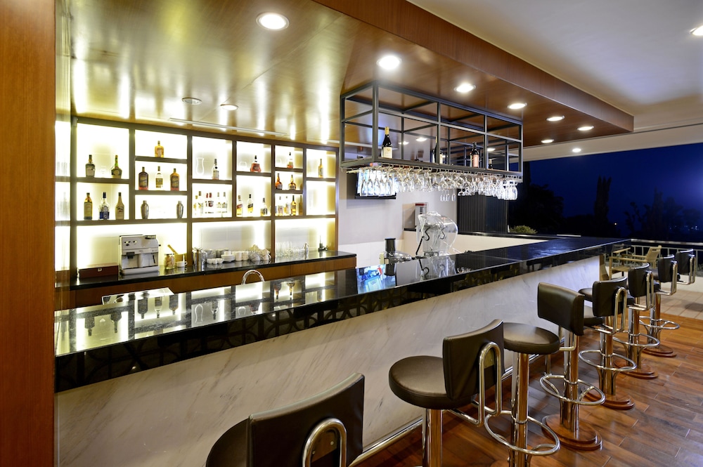 Surya Hotel Cottages Prigen 30/52