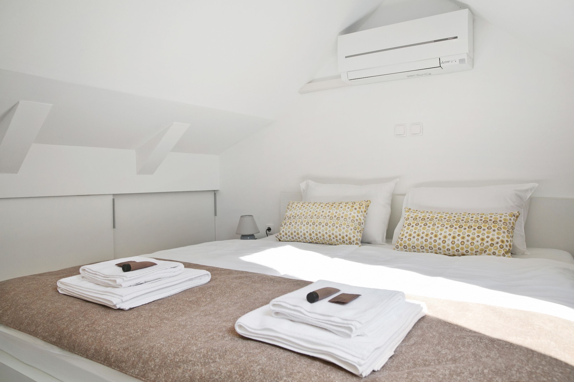 Duplex, City, Queen Bed, Sofa