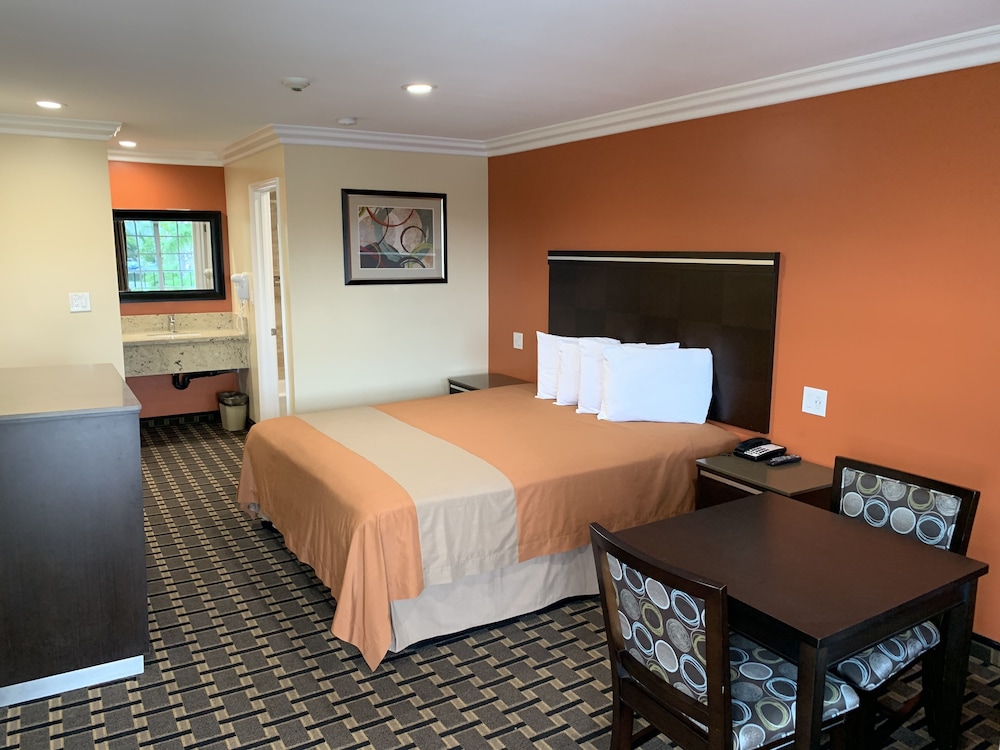 Ontario Inn & Suites 31/50