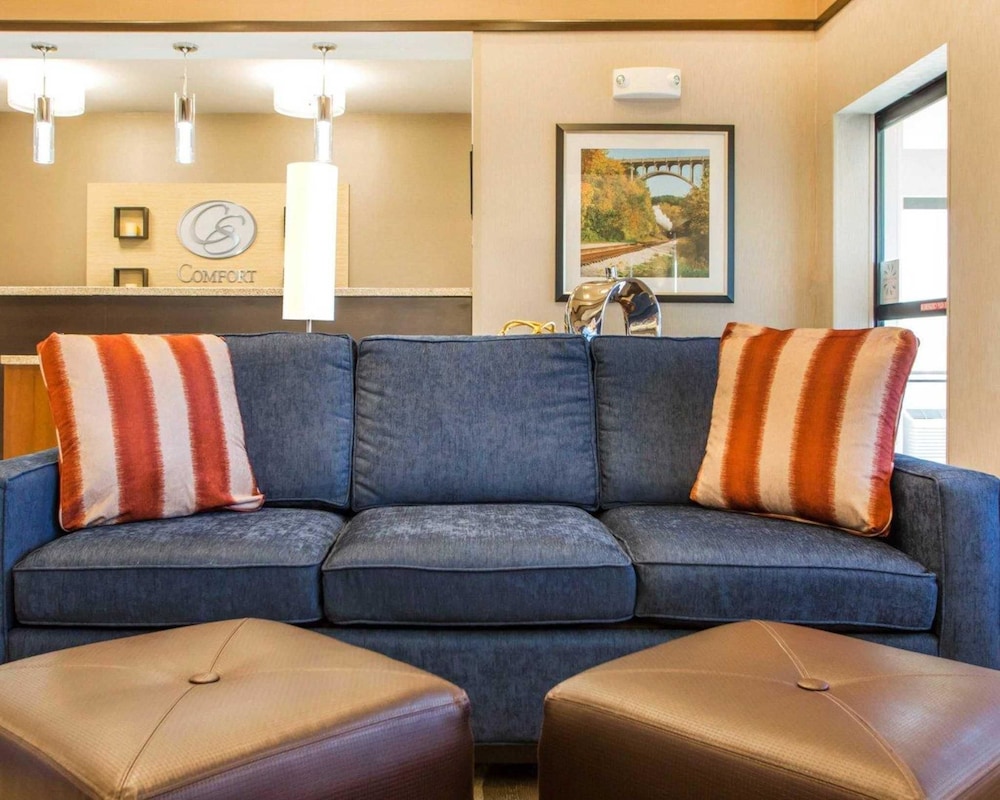 Comfort Suites Columbus West- Hilliard 32/46