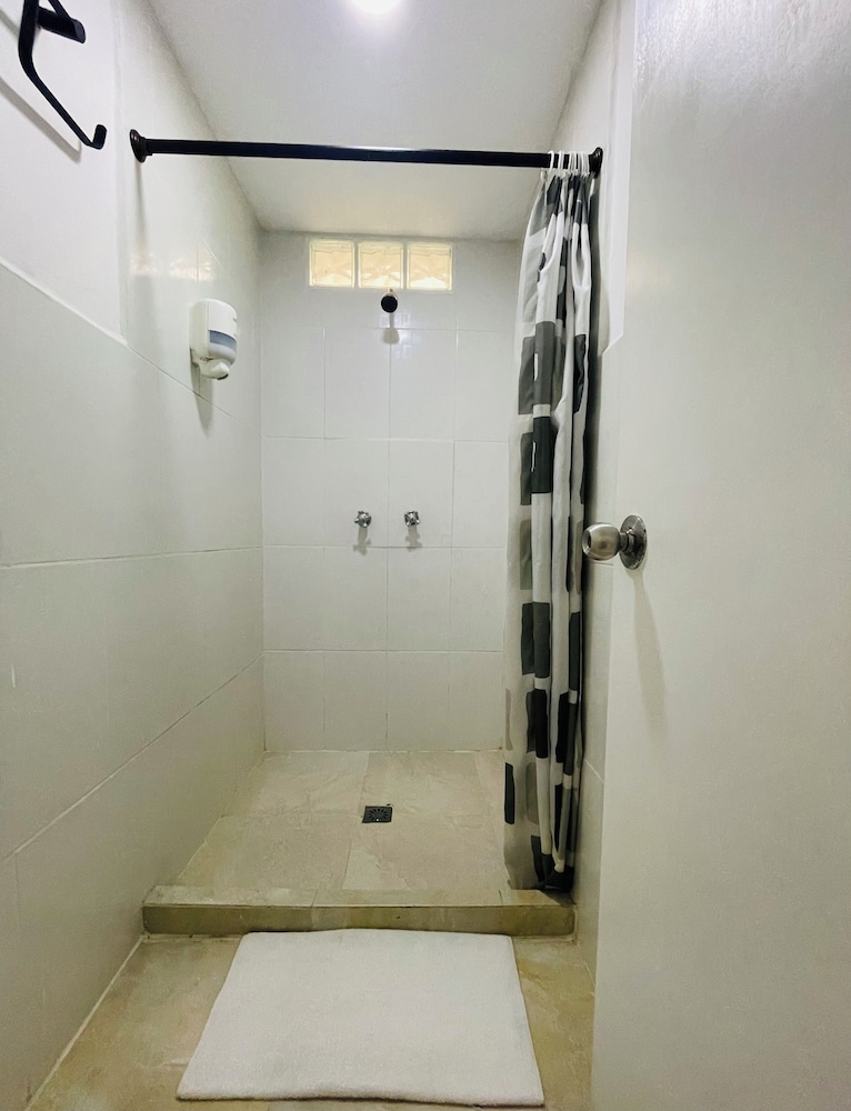 Hostal Lleras Calle 8 49/49