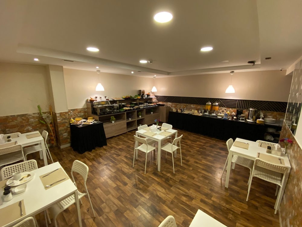 ALMOND HOTEL APARTMENTS 37/53
