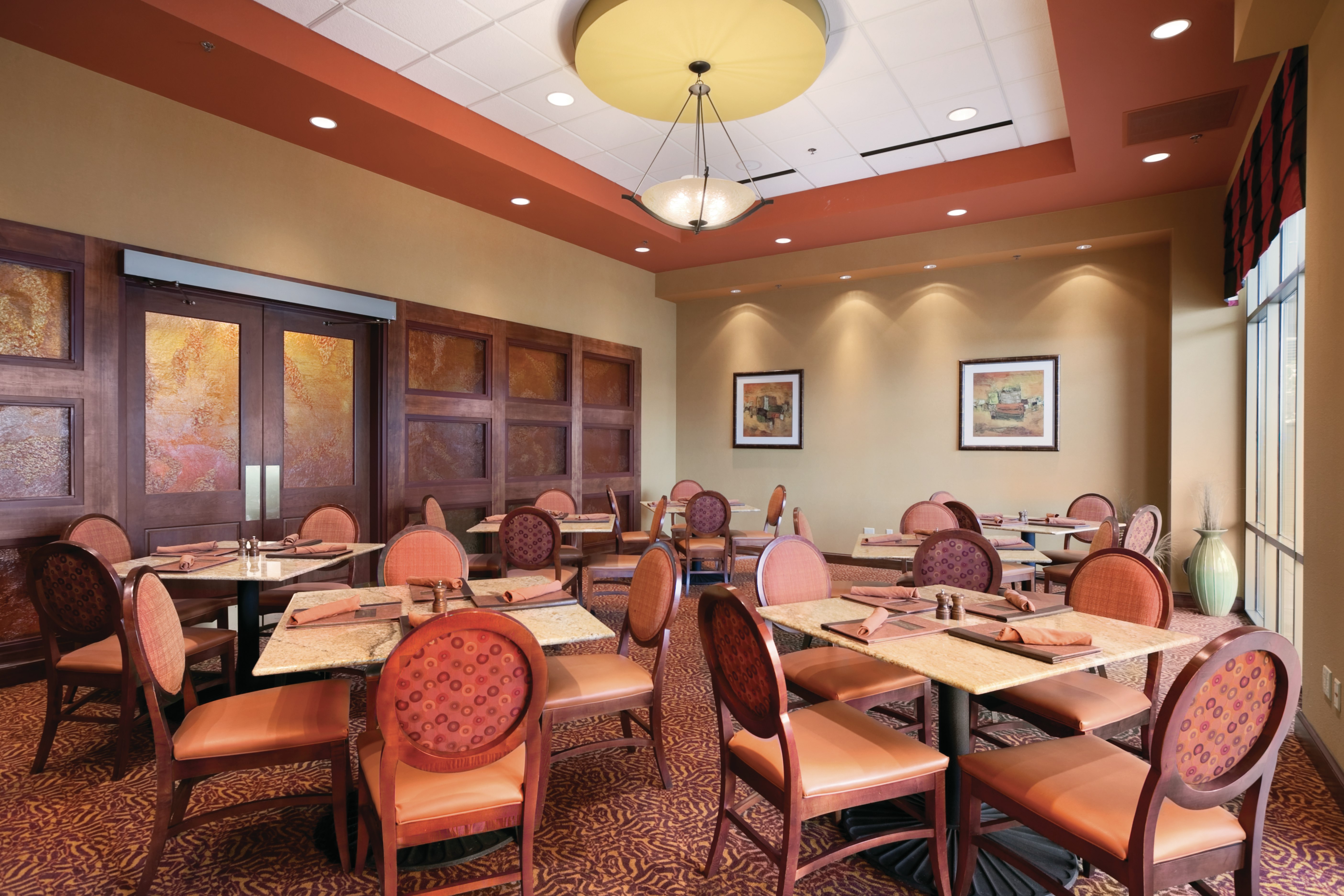 Embassy Suites By Hilton E Peoria Riverfront Conf Center 30/60