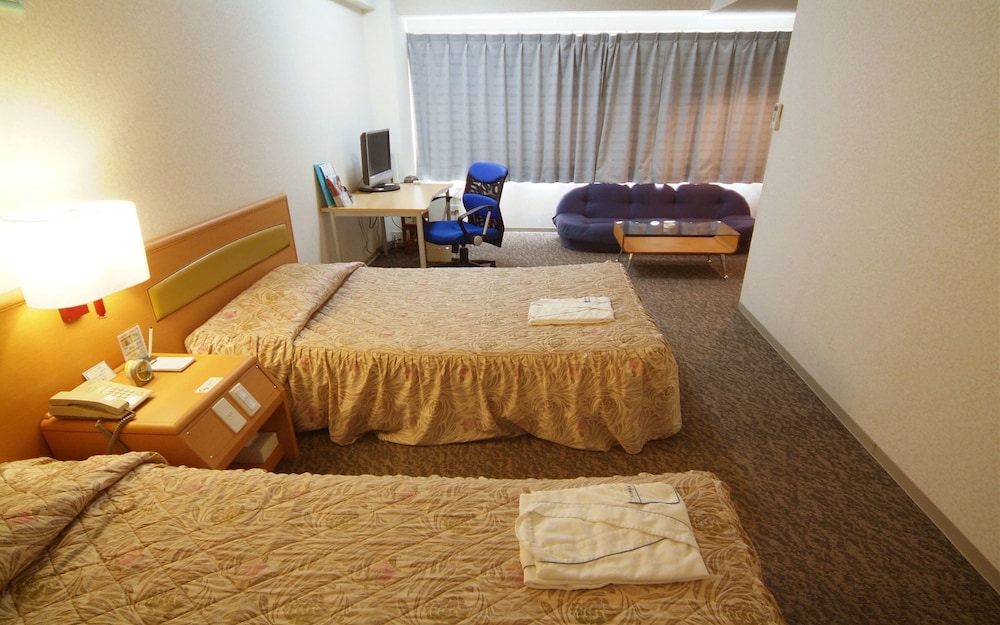Hotel Crown Hills Himeji 8/40