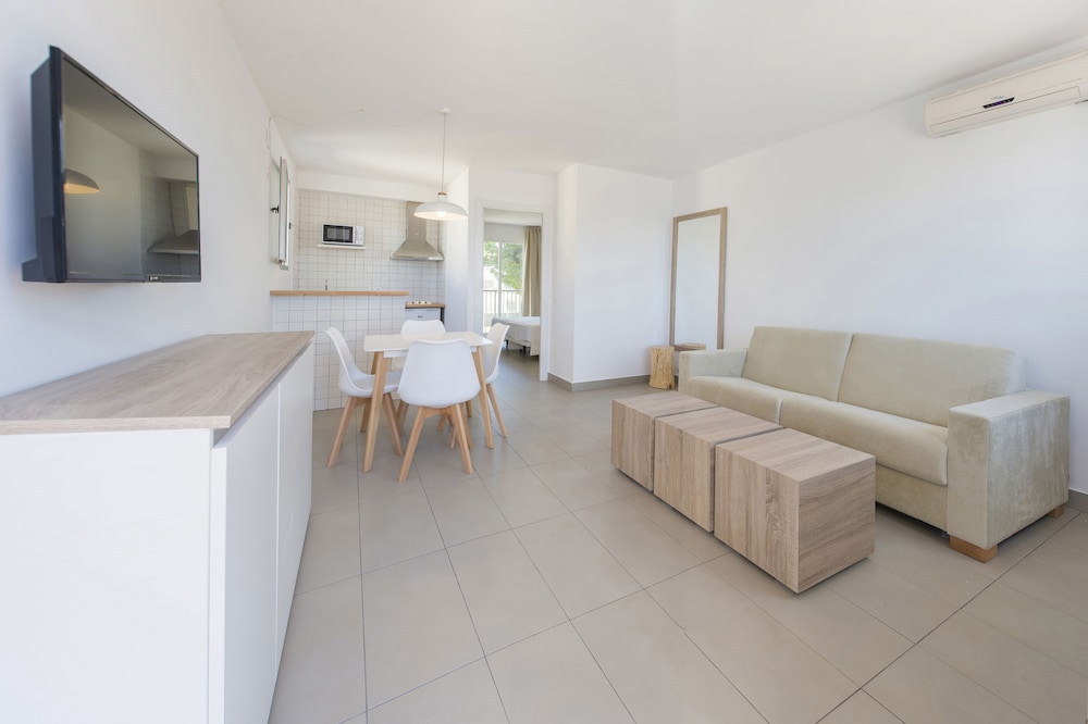 Vibra Riviera Apartments 20/45