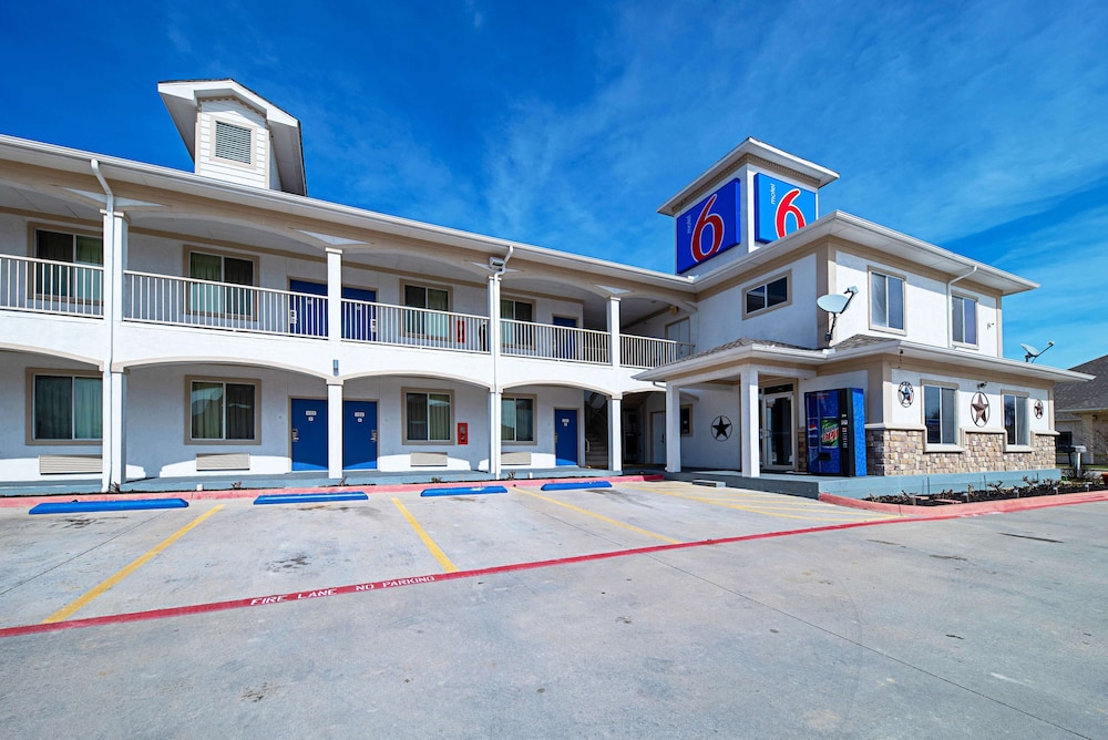 Motel6 Rhome, TX 35/43