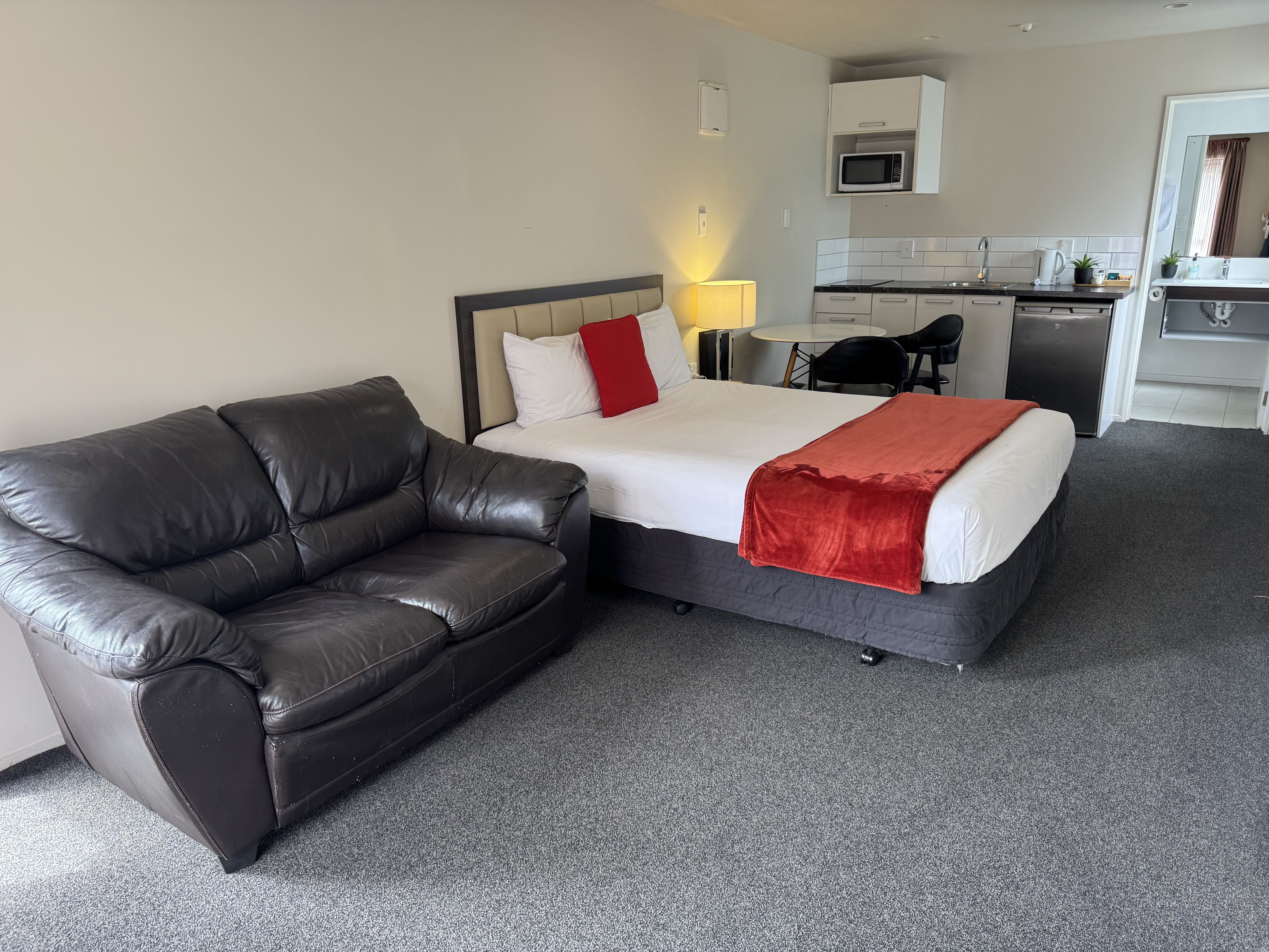 Executive, Studio, Queen Bed