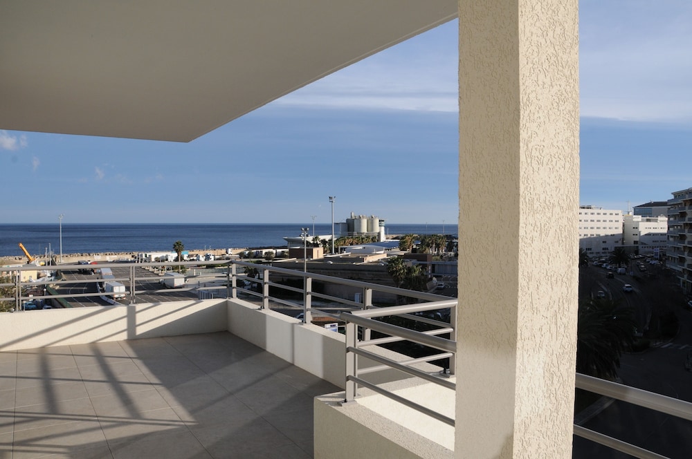 Hotel Port Toga 46/62