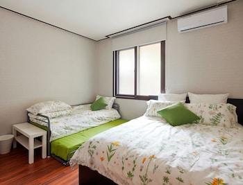 DAY AND DOUBLE BED