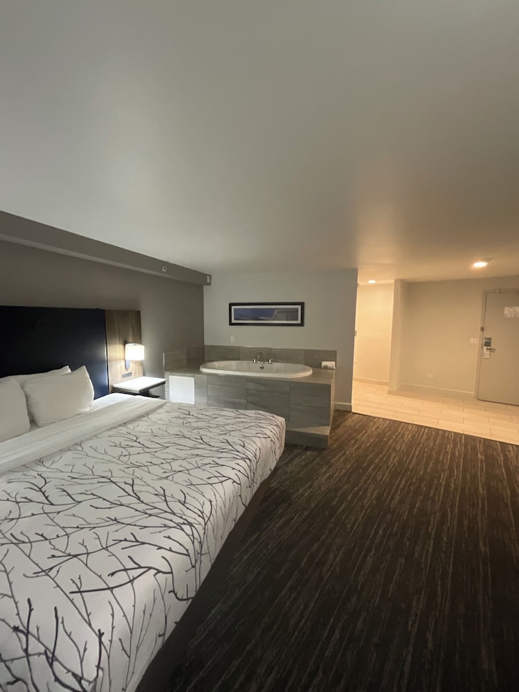 Suite, King Bed, Balcony
