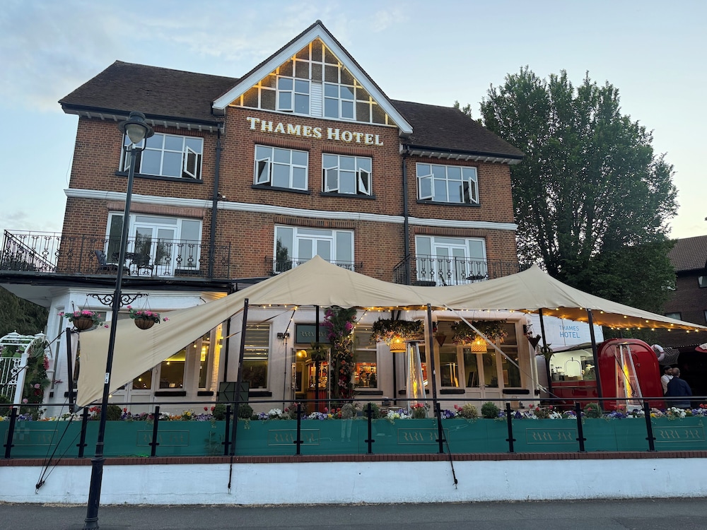 Uno Thames Hotel 2/50