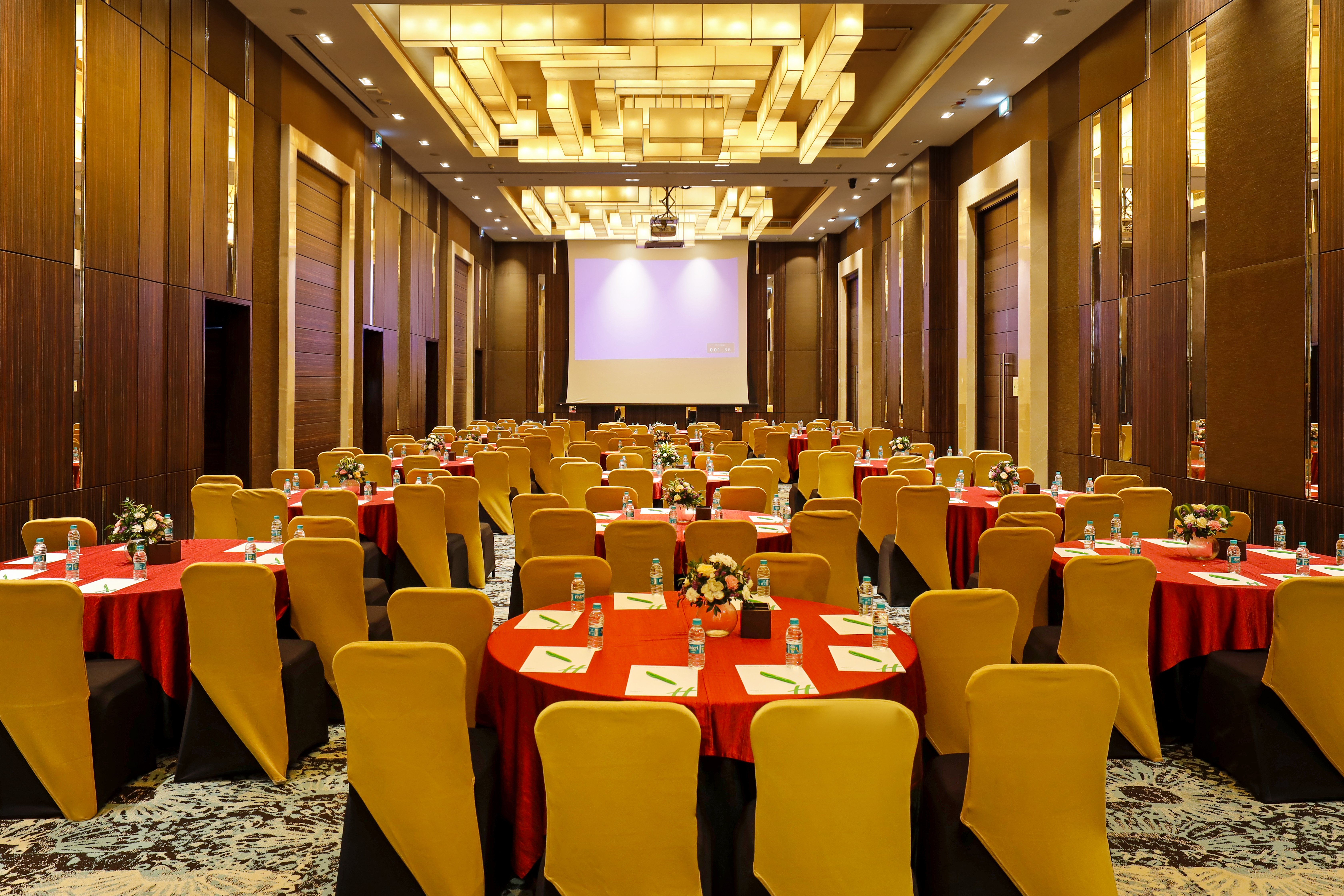 HOLIDAY INN CHENNAI OMR IT EXPRESSWAY 70/76