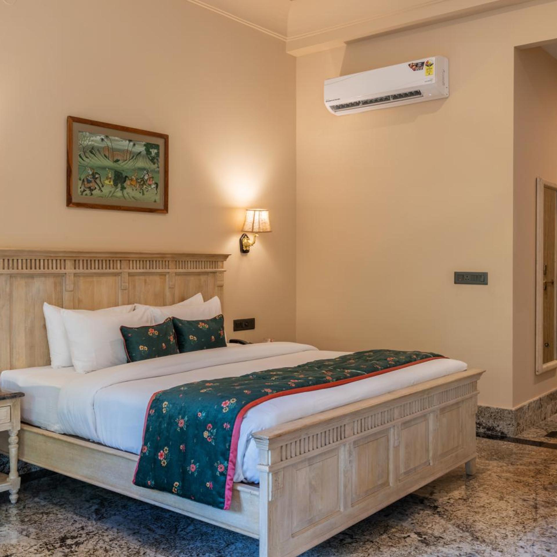 Deluxe, Double Bed, Bathtub
