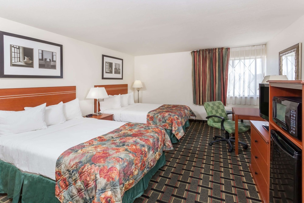 Fairbridge Inn Express Decatur IL 11/34