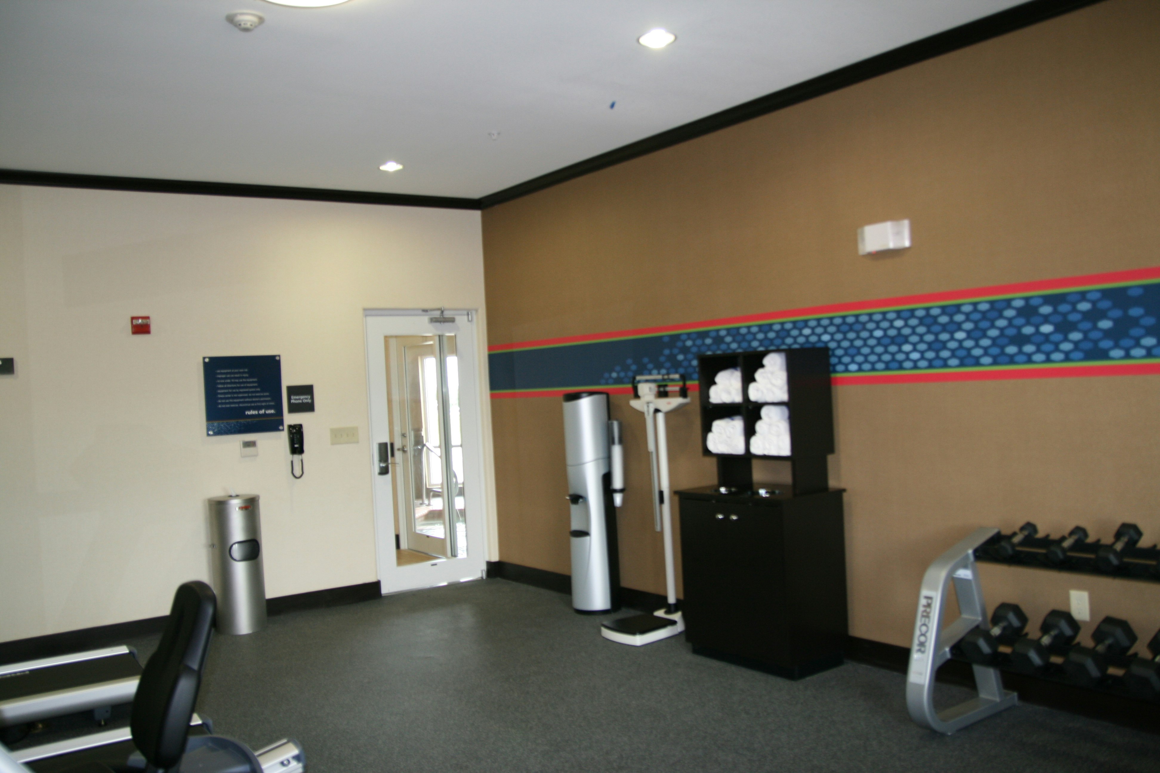 Hampton Inn and Suites Cleburne 40/78