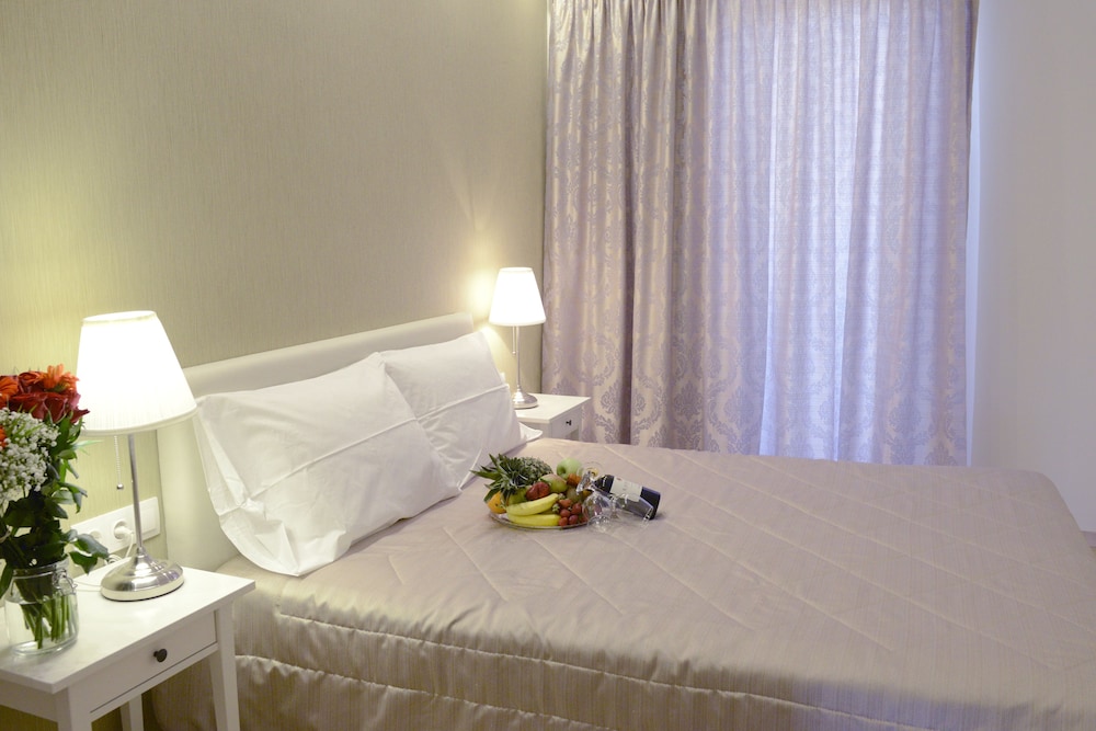 Phidias Hotel 23/69