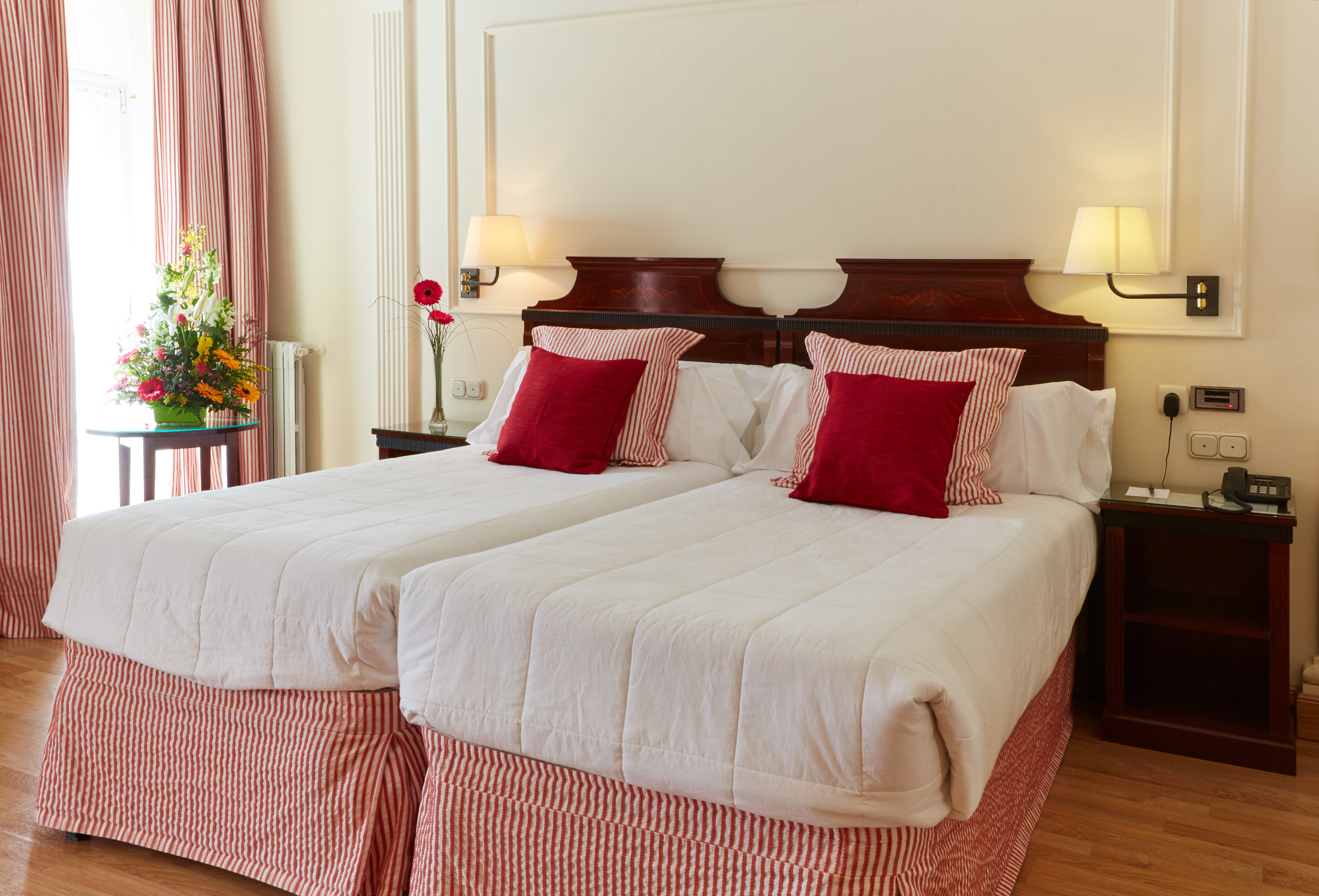 غرفة كلاسيكية بسرير مزدوج أو سريرين منفصلين، Sercotel Europa San Sebastian 2/4