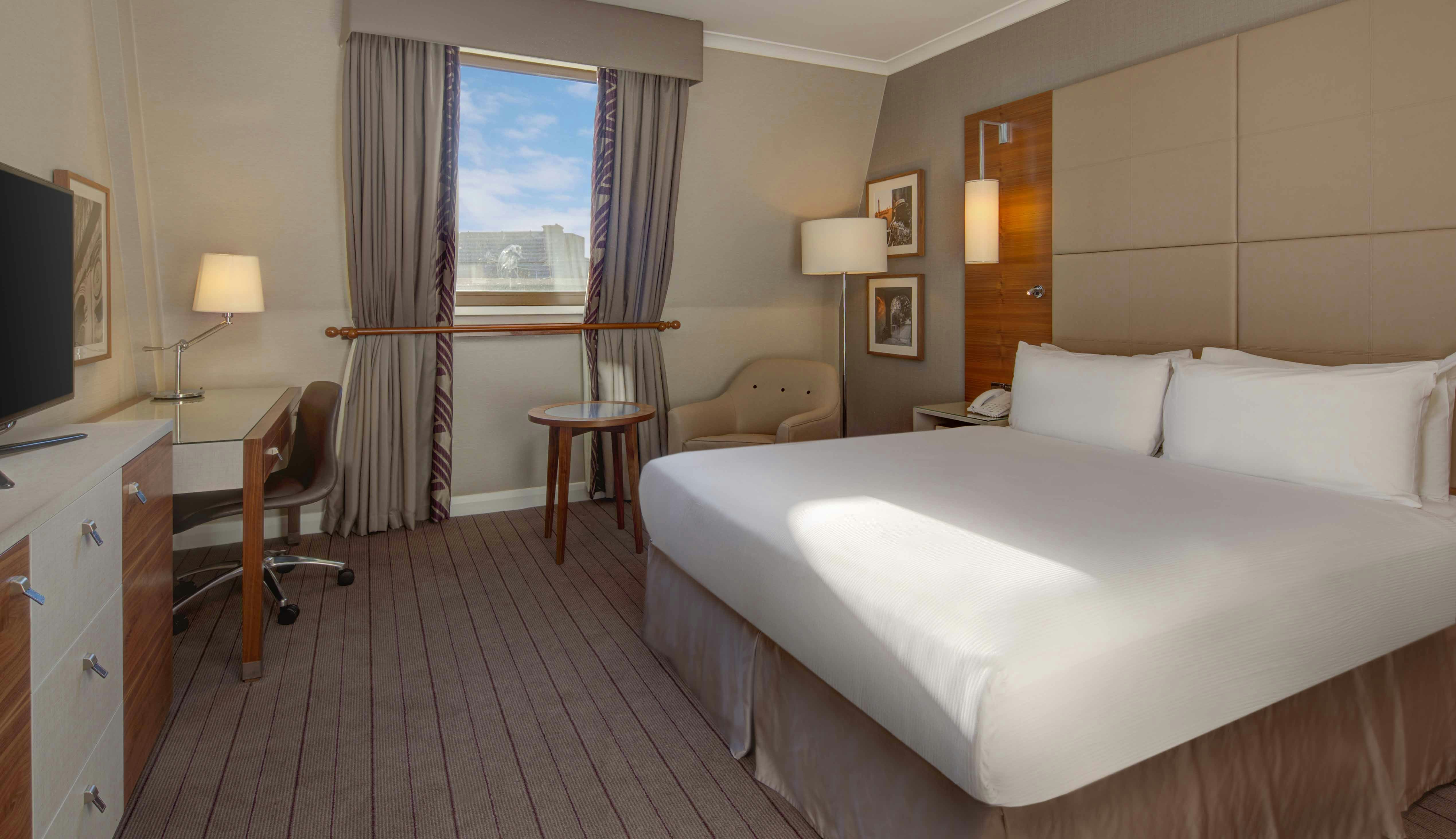 غرفة بسرير كوين، Hilton Cambridge City Centre 3/4