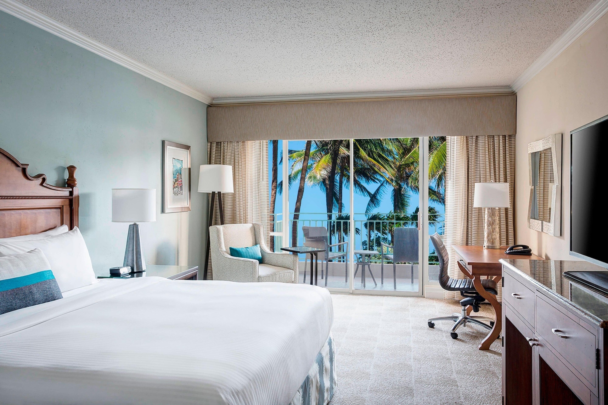 Room, King Bed, Pool View, Pool Access