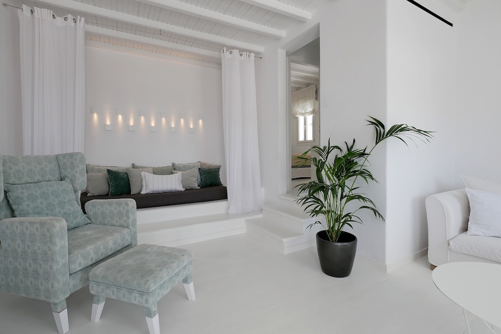 Ostraco Suites 59/75