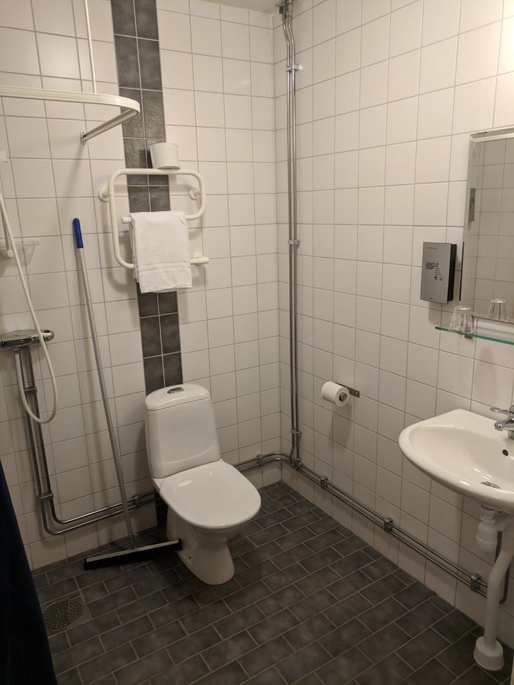 Hotell Hässlö 30/33