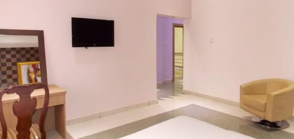 Kapino Suites 7/18