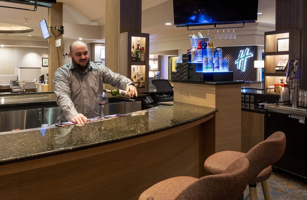 Holiday Inn Hotel Suites Maple Grove Nw Mpls Arbor Lks 17/76