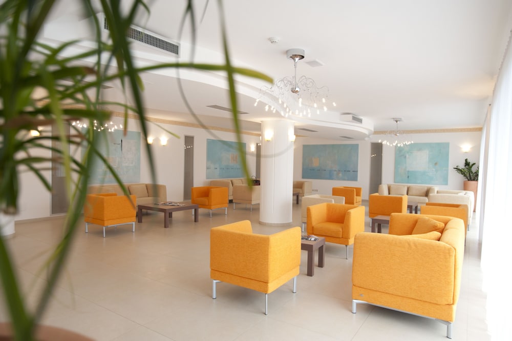 Oasiclub Hotel 43/54
