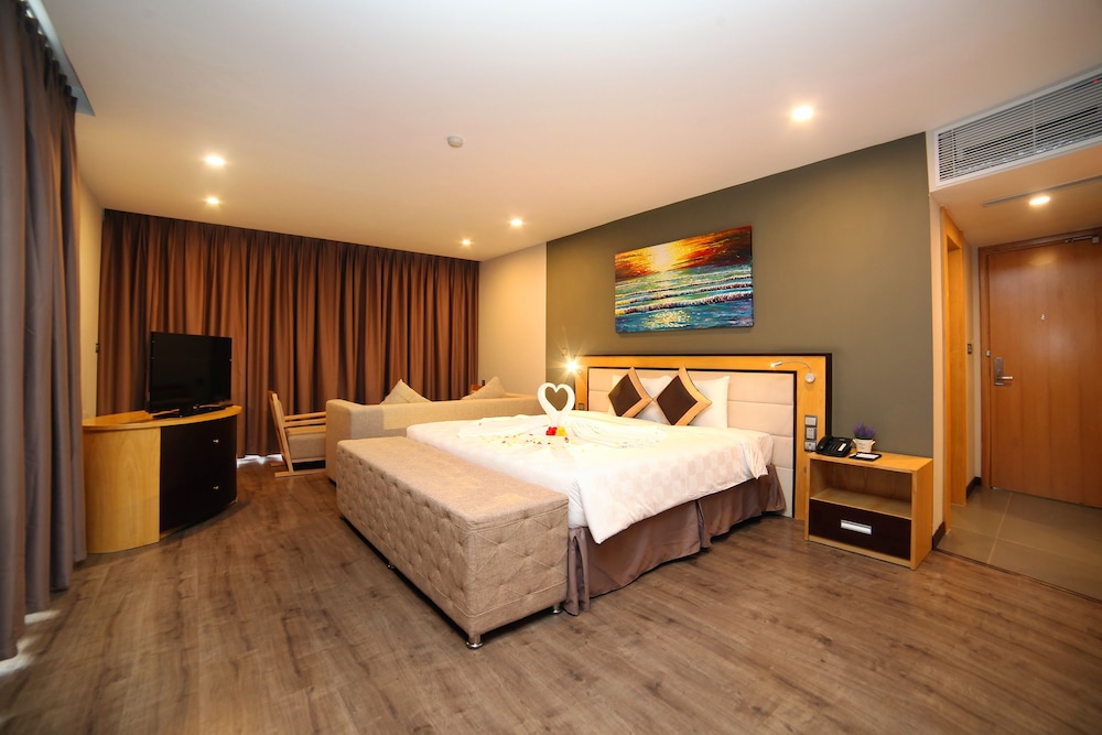 Senior, Suite, King Bed