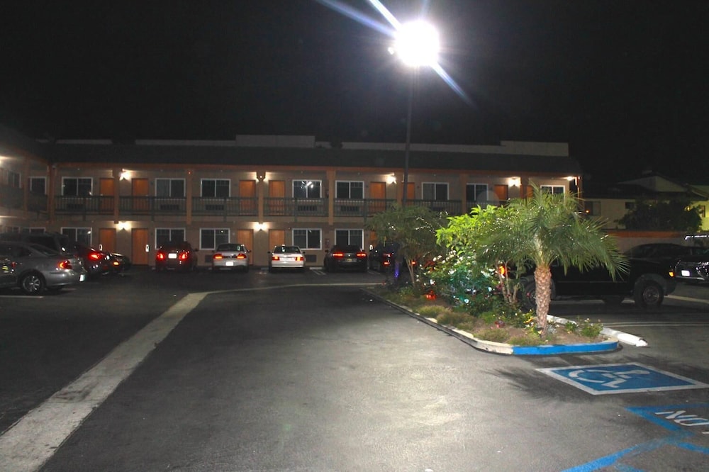 El Rancho Inn 6/36
