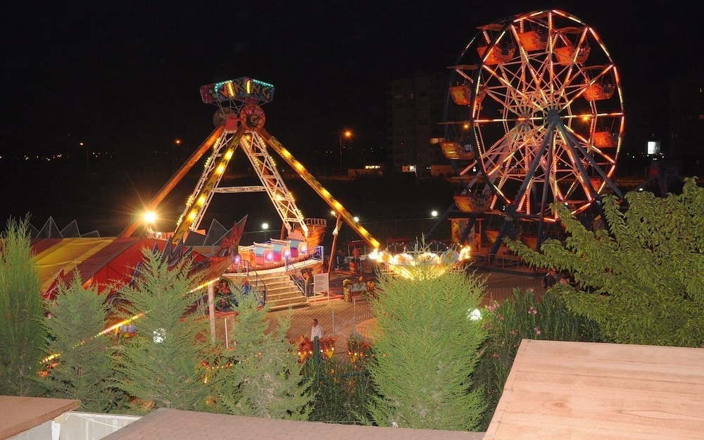 Saturn Palace Resort 35/50