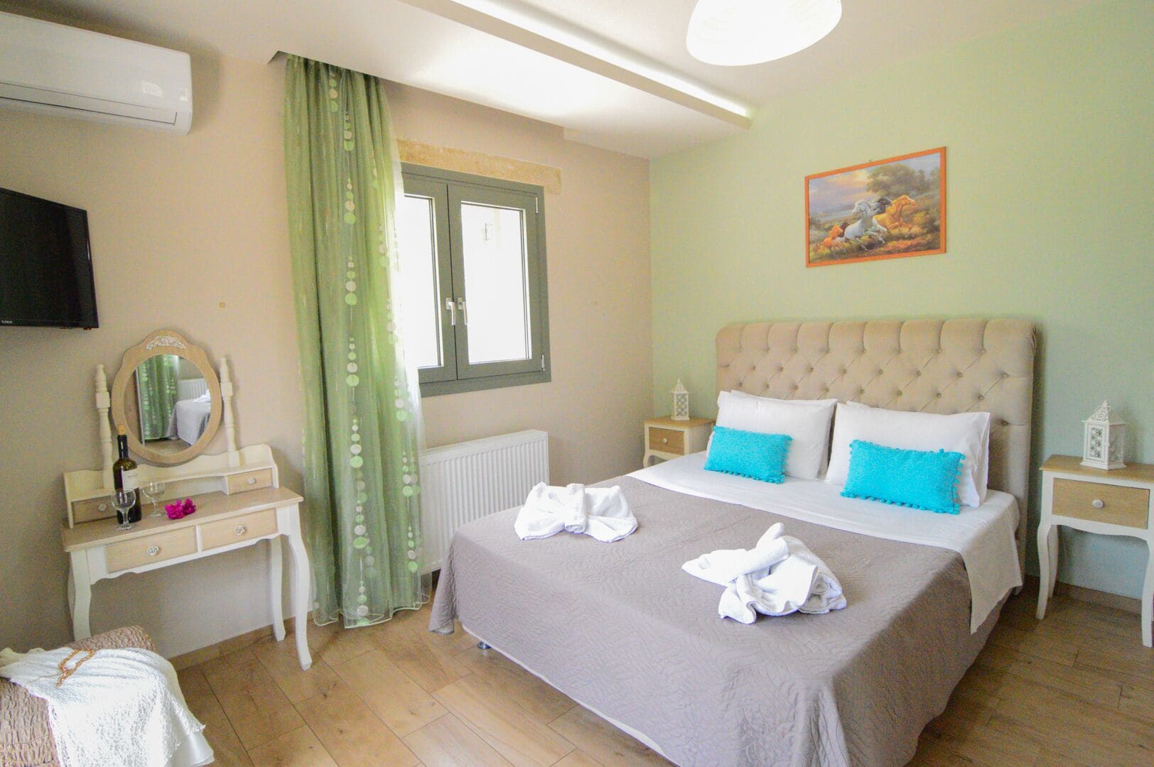 فيلا عائلية بسرير كينج وسريرين منفصلين مع أريكة