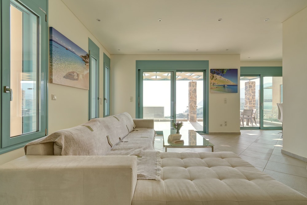 Ouzo Villas 36/50