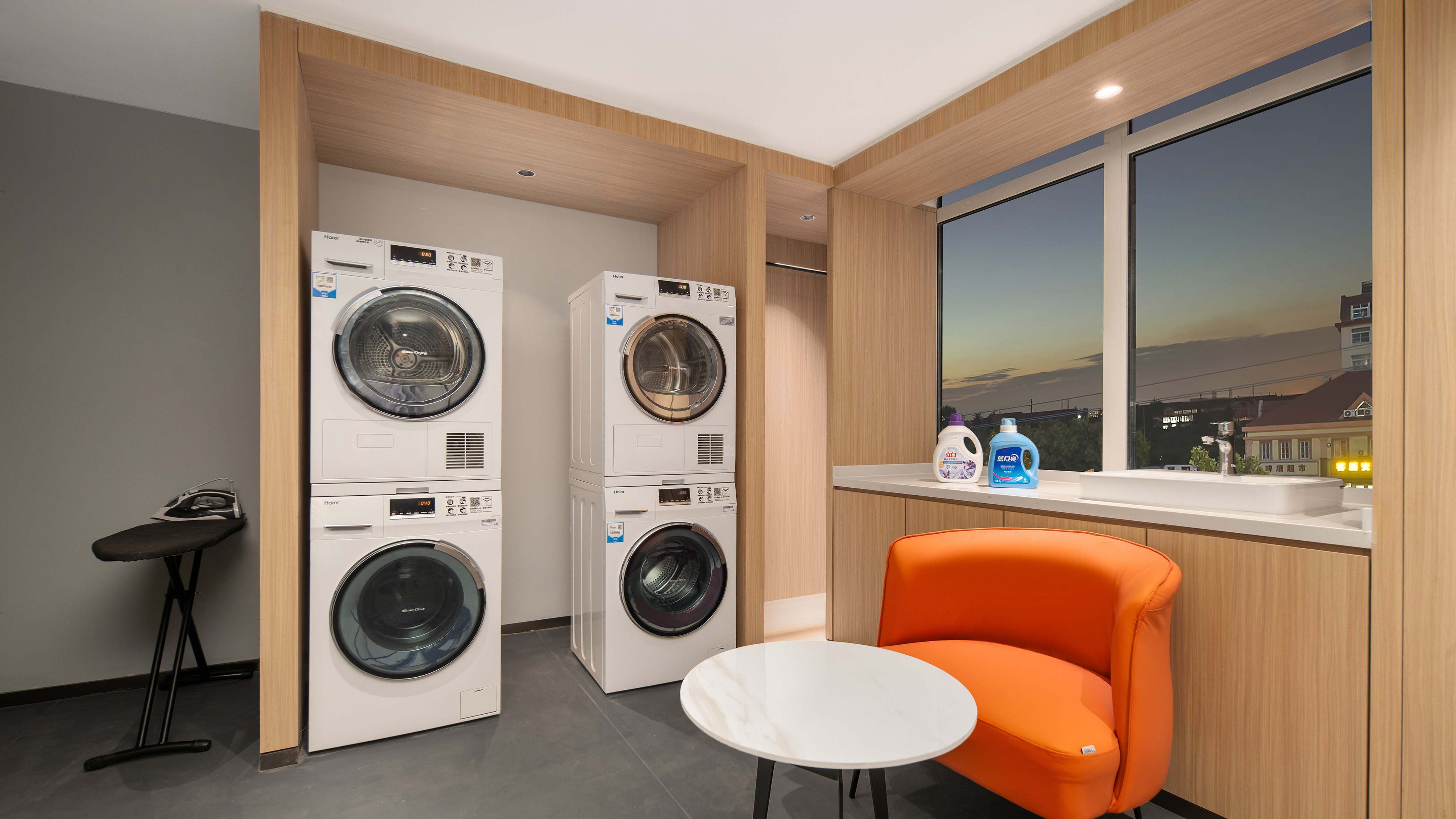 Holiday Inn Express Qingdao Hongdao Station 13/20