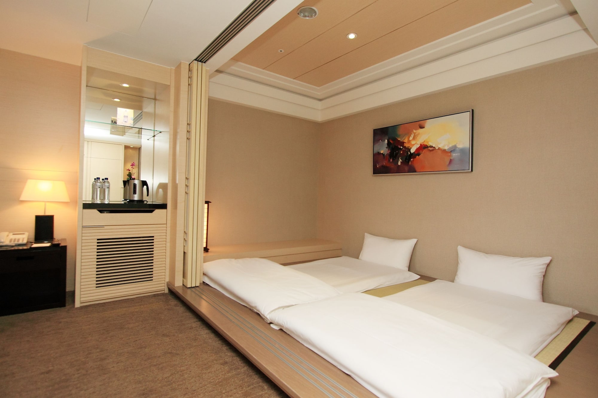 غرفة ديلوكس رباعية بسريرين مزدوجين بإطلالة على البحيرة، Sun Moon Lake Hotel 2/4