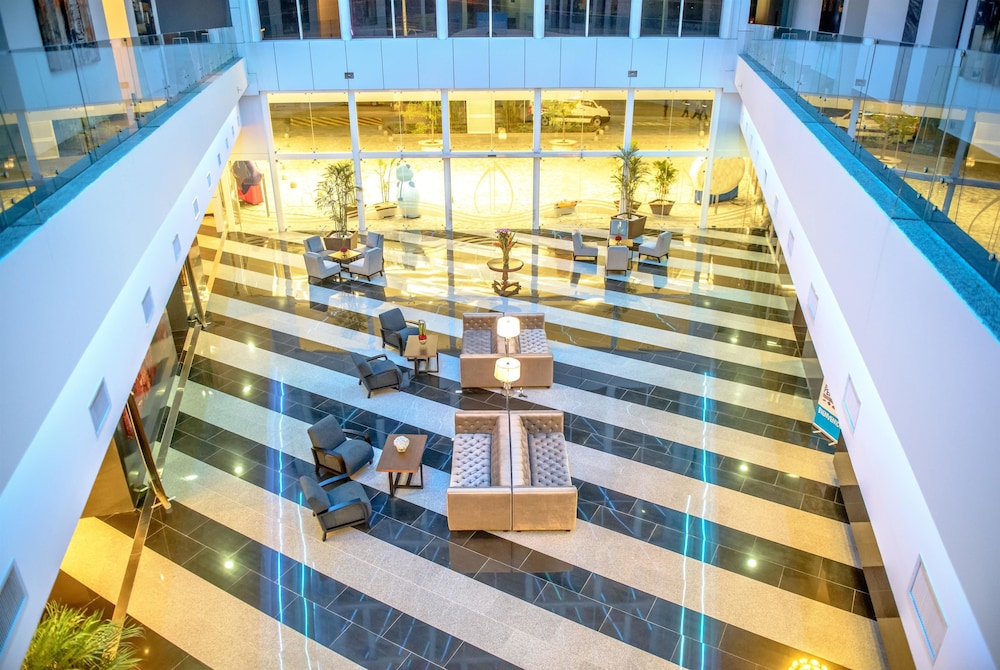 Wyndham Manta Sail Plaza Hotel and Convention Center 34/57