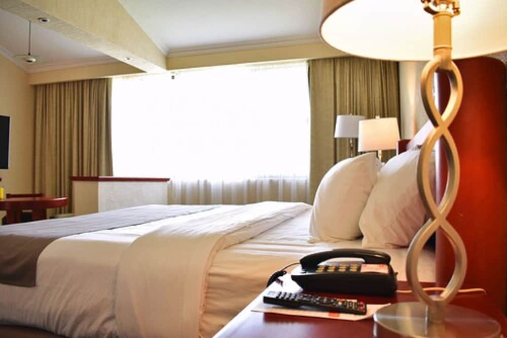 La Posada Hotel &amp; Suites 26/68