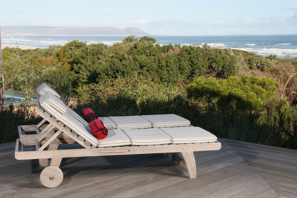 African Pride Mosselberg On Grotto Beach 22/50