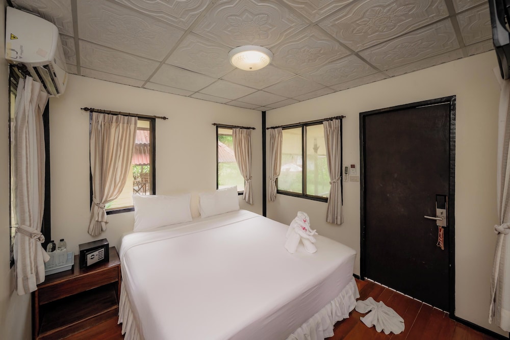 LONG BAY RESORT 16/50