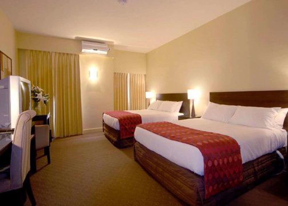 Comfort Inn Suites City Views 14/30