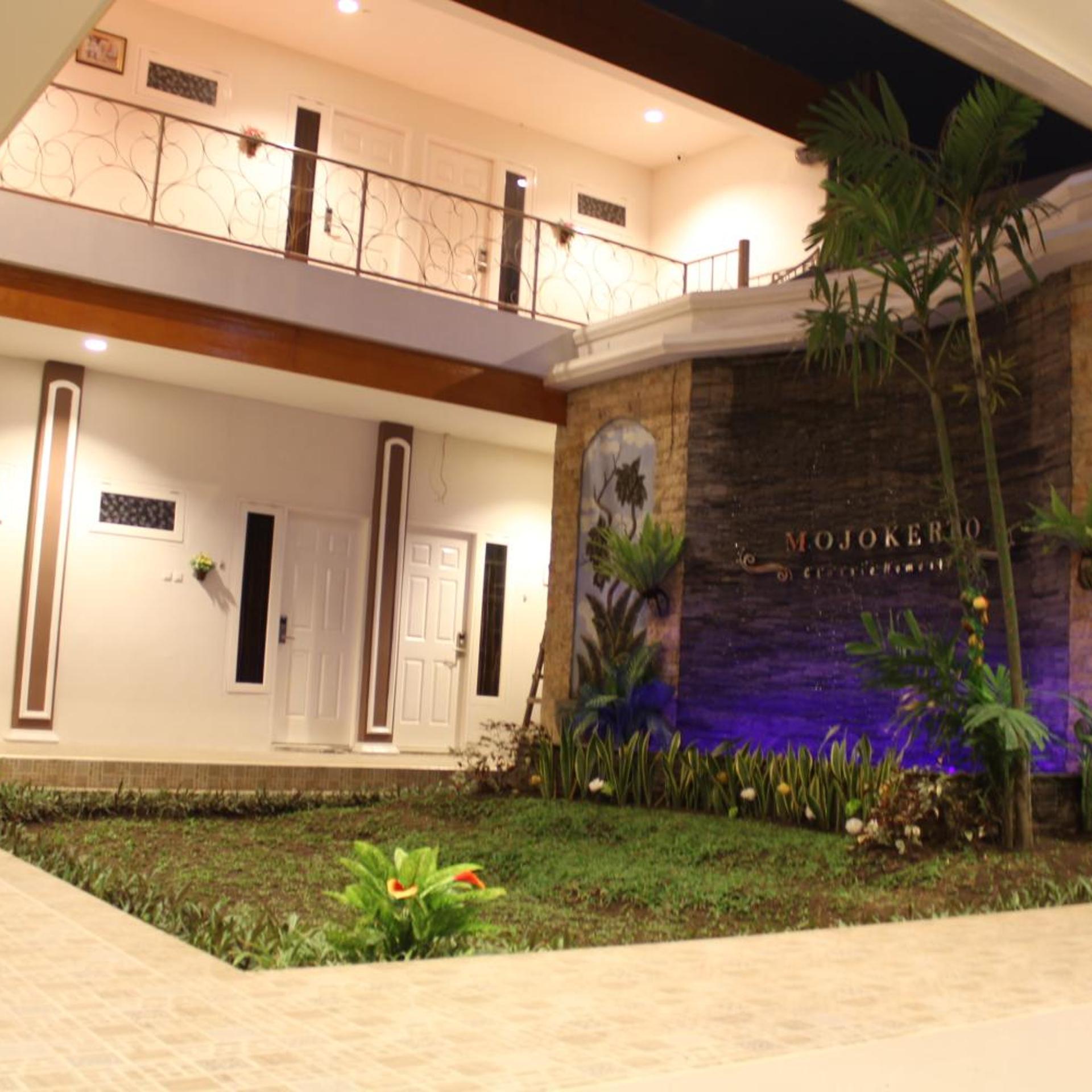 OYO 1239 Mojokerto Classic Homestay 20/41