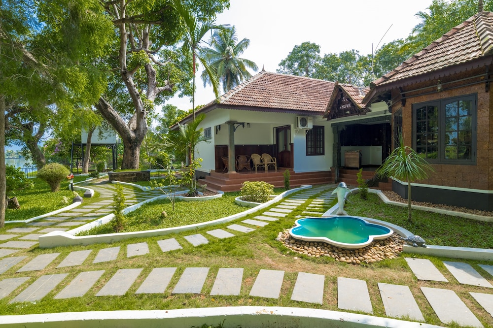 Lake Haven Island Resorts 22/34