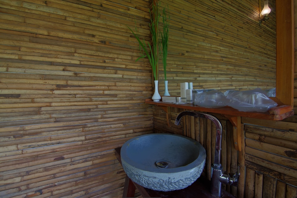 Palm Village Resort Spa 50/50
