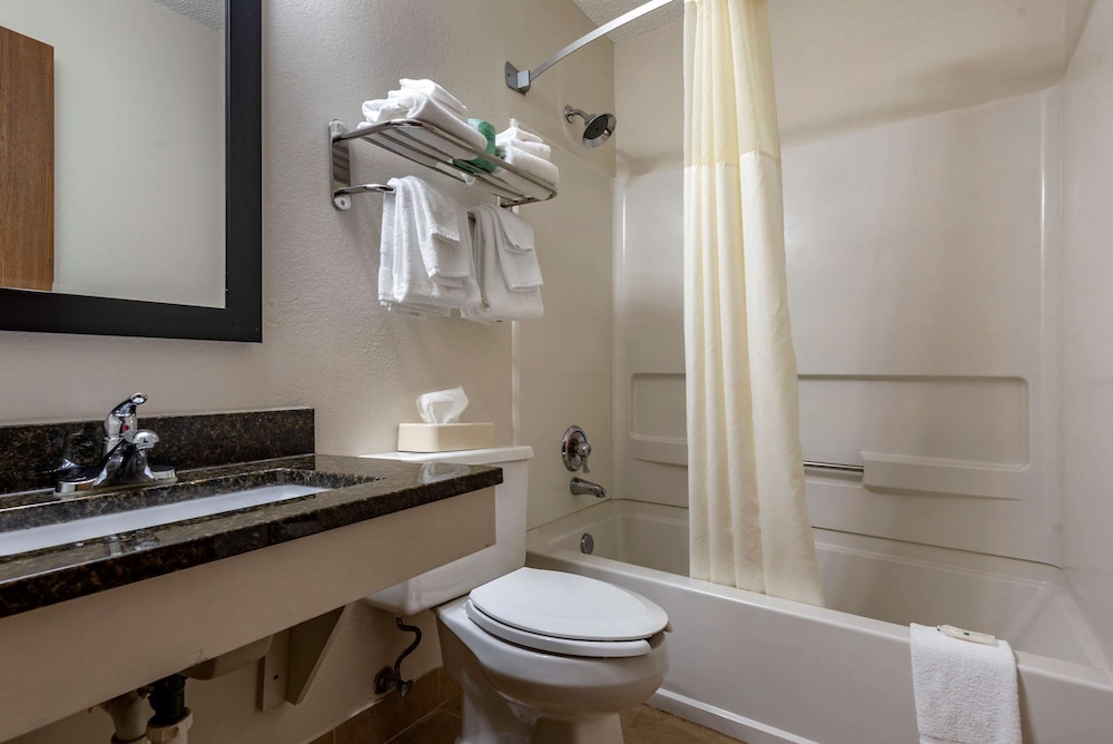 Quality Inn & Suites Warren PA 9/29