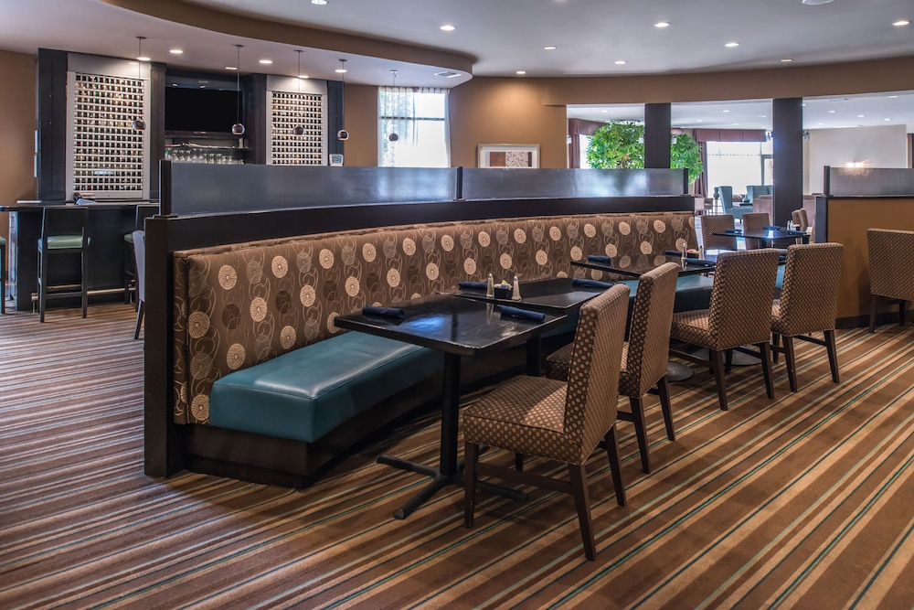 Holiday Inn Ontario Airport 63/73