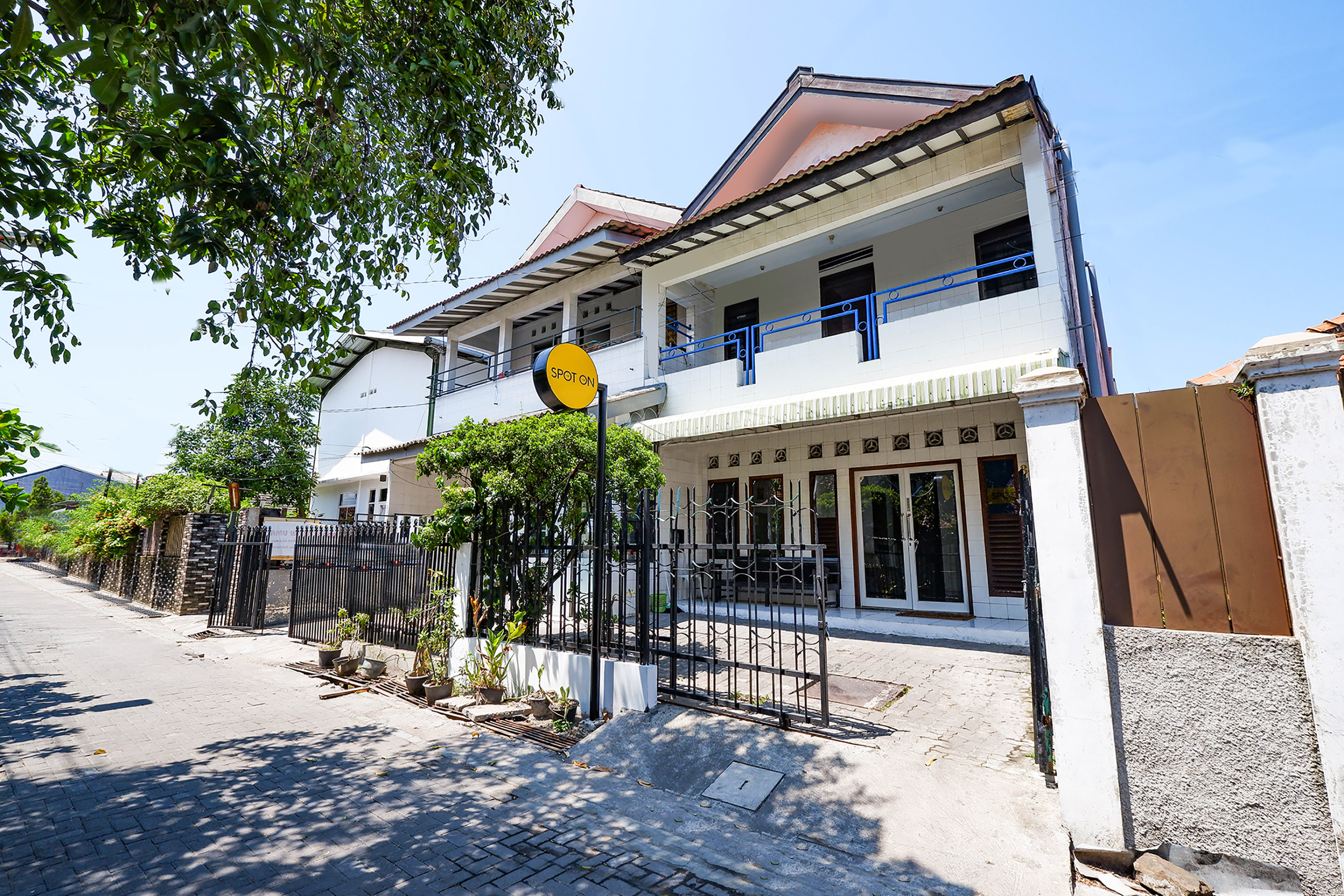 SPOT ON 1942 Asia Residence 22/24